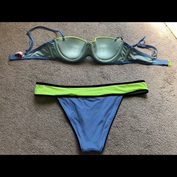 Victoria Secret Bikini - Picture 2 of 3